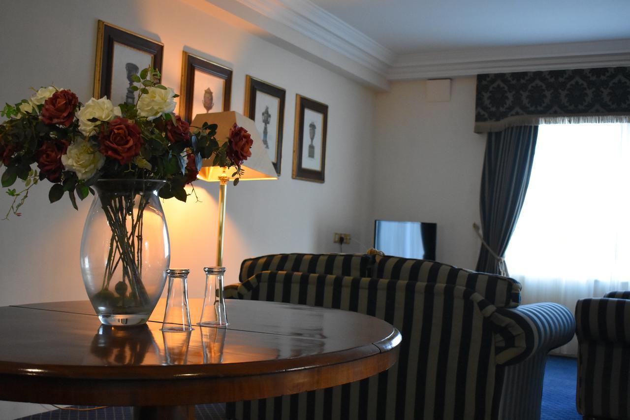 Maudlins House Hotel Naas Exterior foto